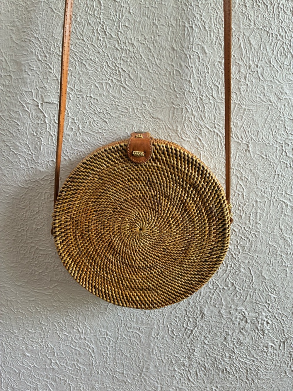 Bali Round Rafia Basket Rattan Purse - Picture 2 of 7